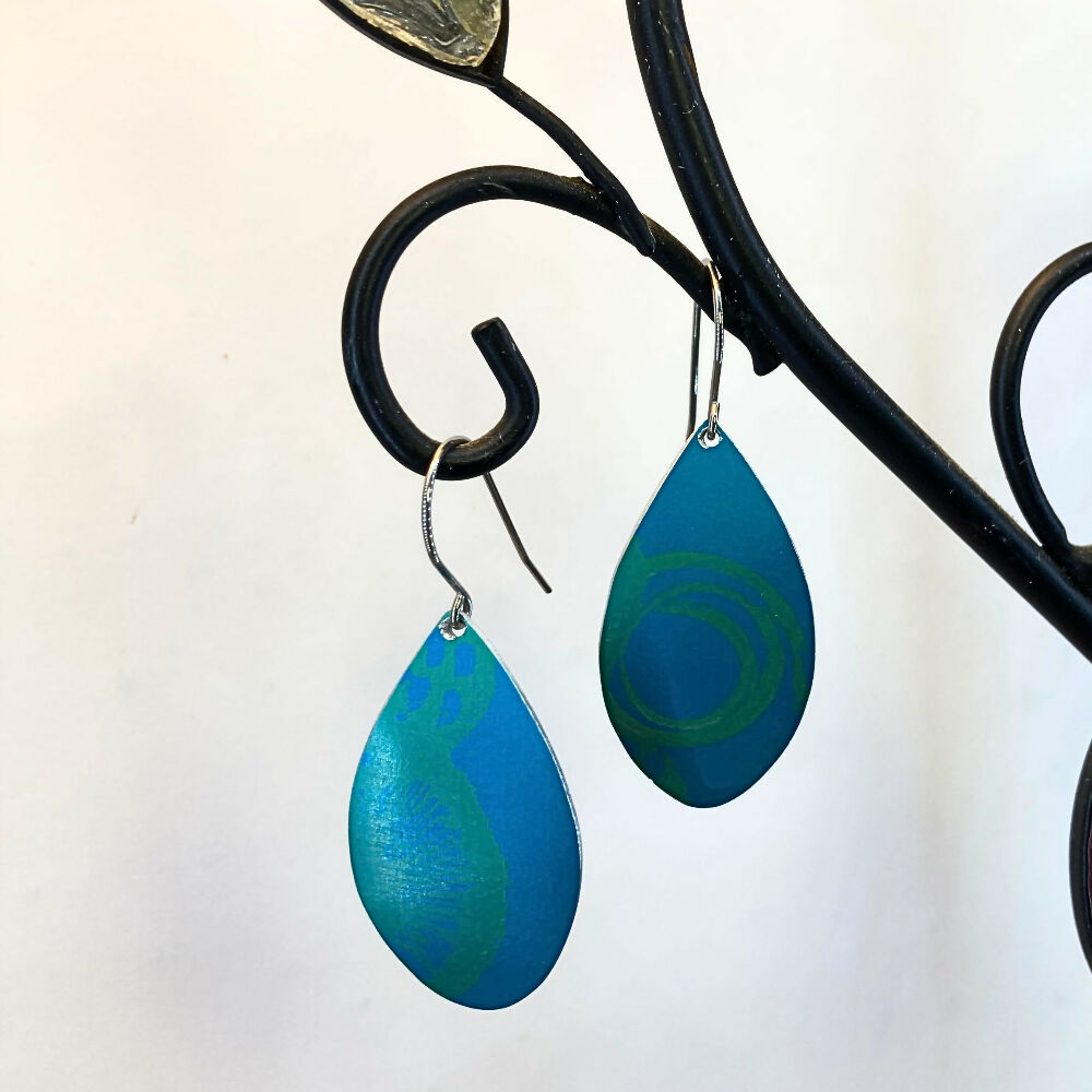 Aluminium-earrings-hung-A123