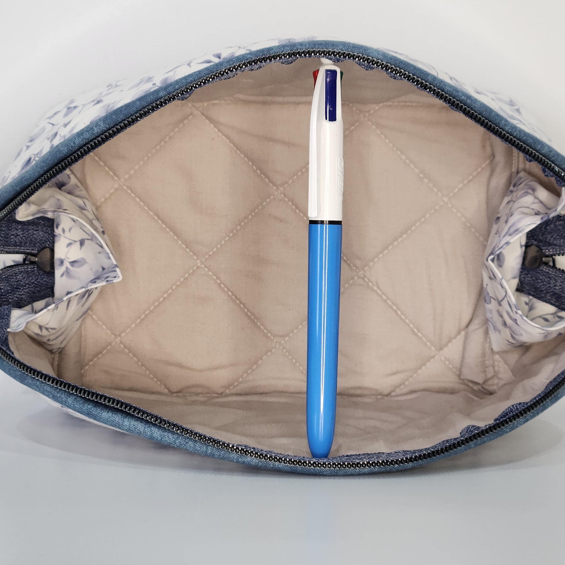 Extra Large Zippered Taco Pouch