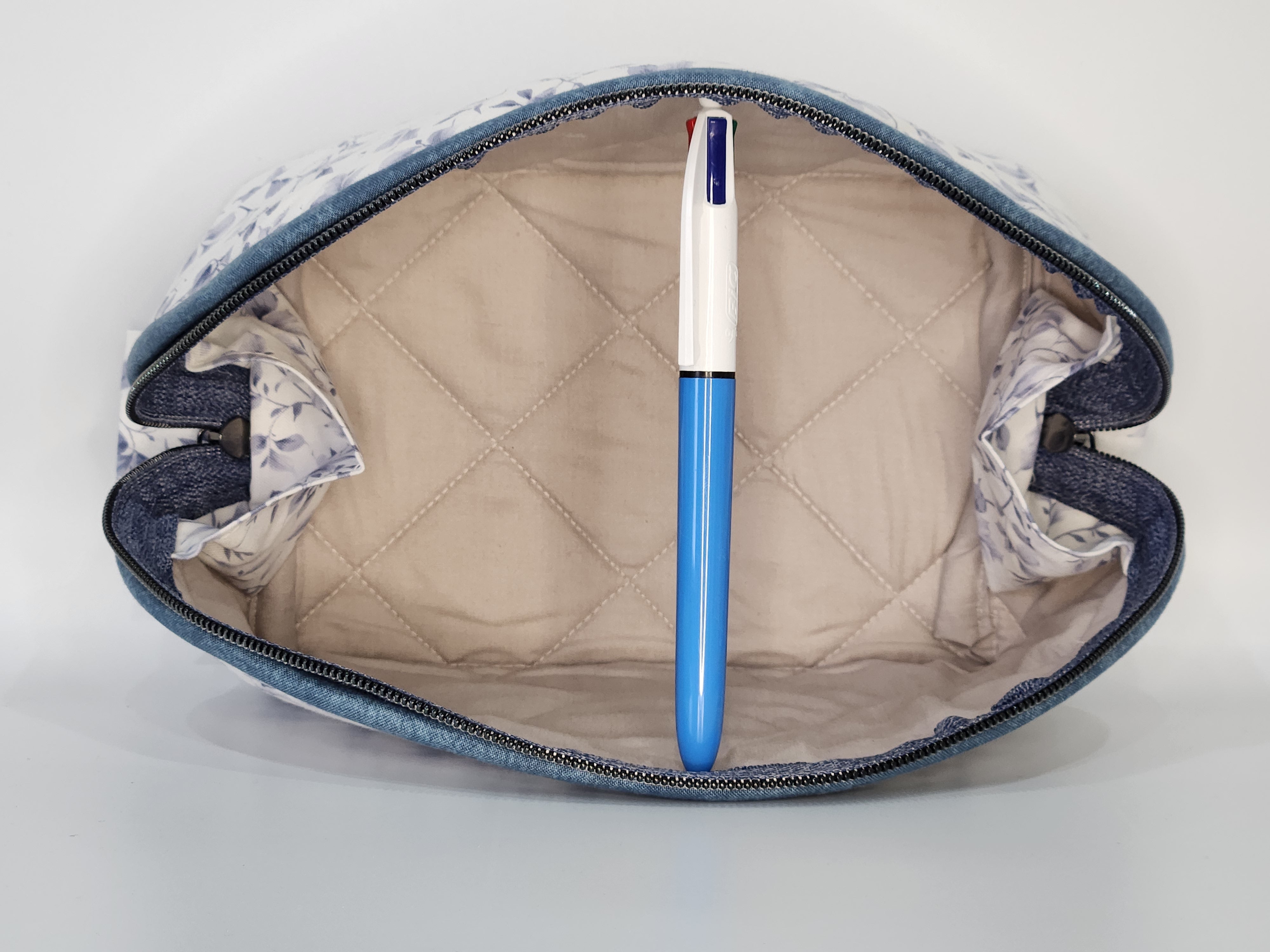 Extra Large Zippered Taco Pouch