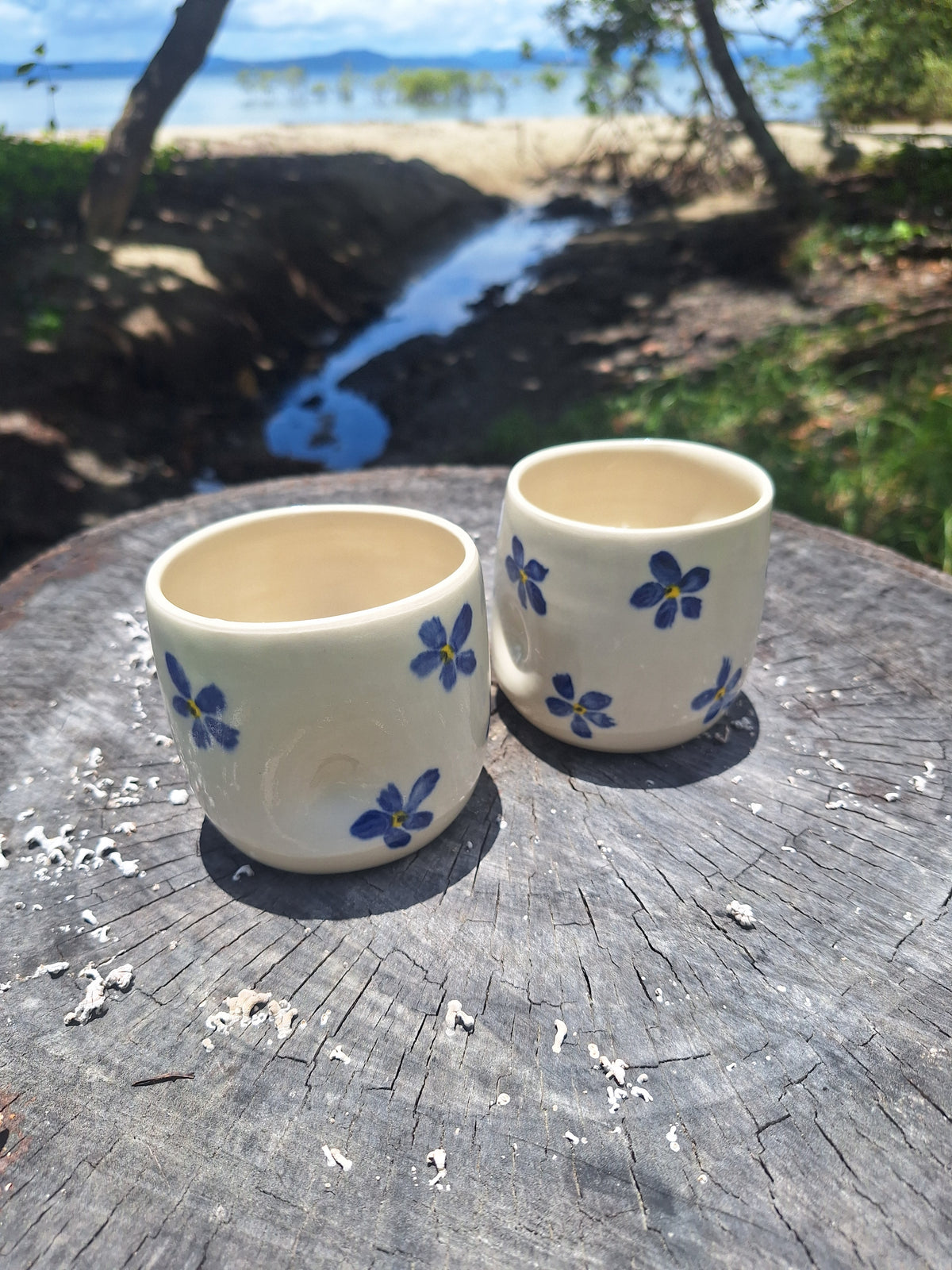 Daisy Hug Mugs for Coffee or Tea