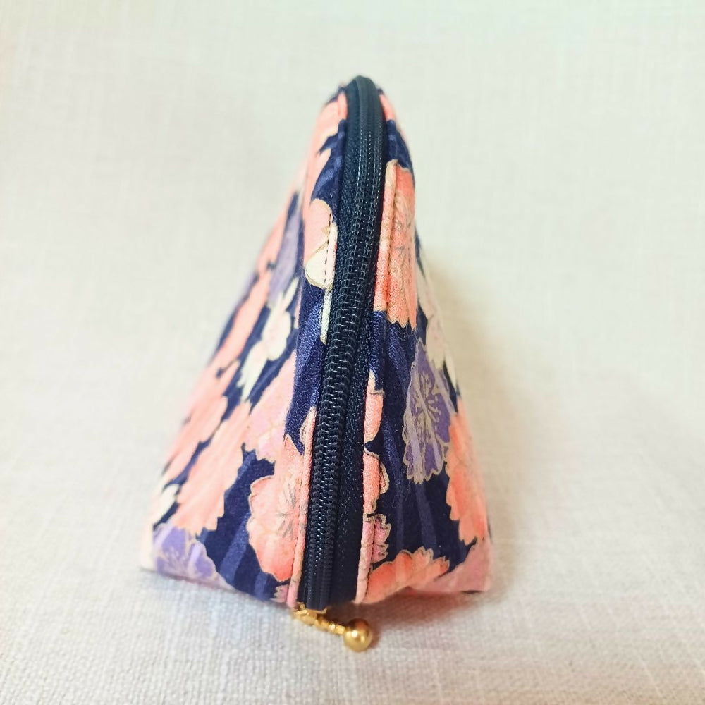 maru-ya_halfmoon pouch_blue sakura 2