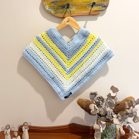 #041 Childs Poncho Age 3-4 years