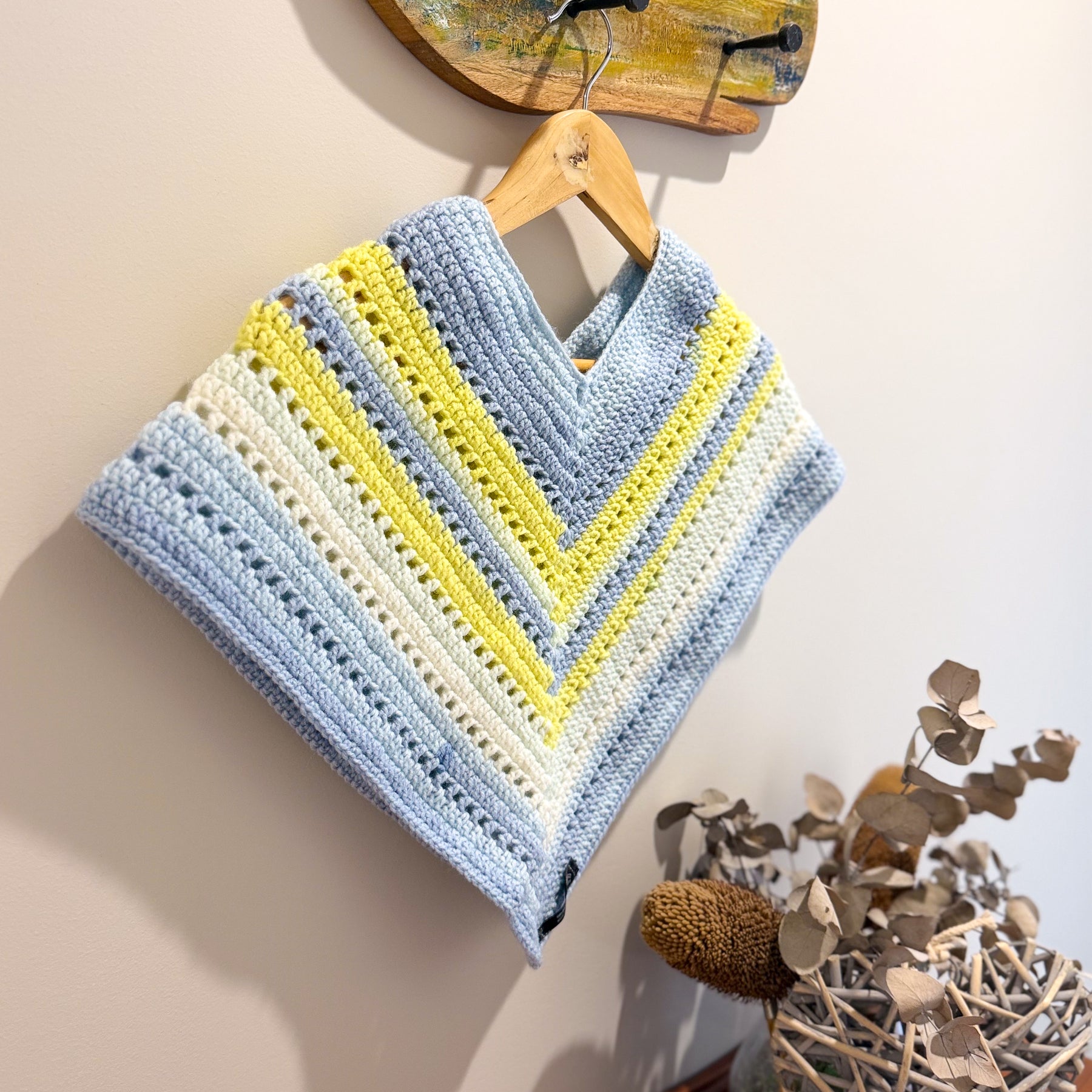 #041 Childs Poncho Age 3-4 years