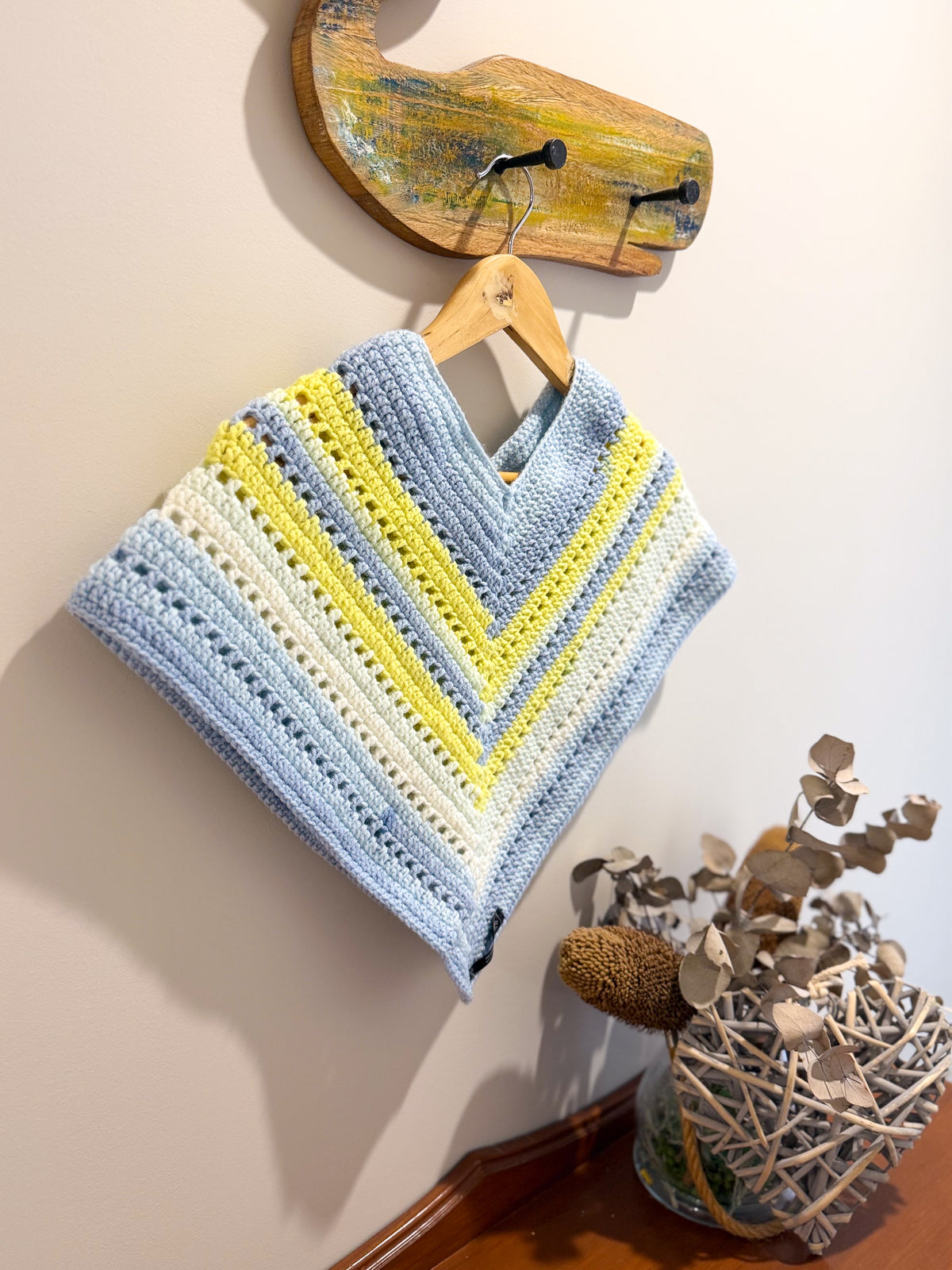 #041 Childs Poncho Age 3-4 years