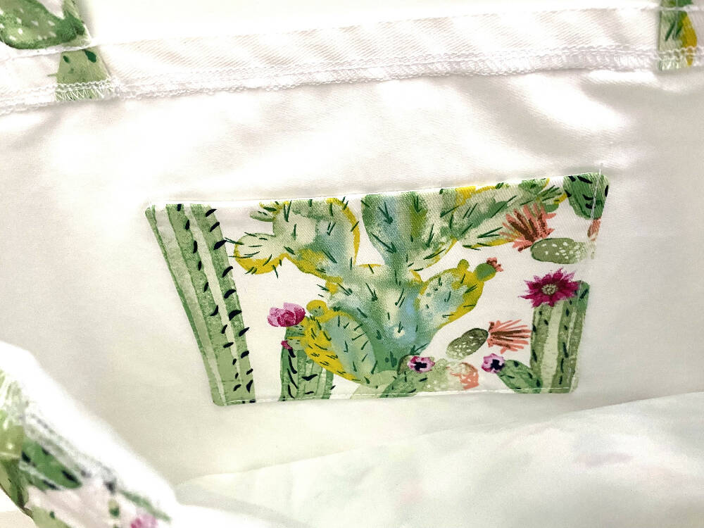 Cactus library/shopping bag