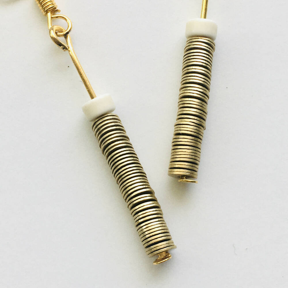 Minimal natural and mahogany gold drop earrings