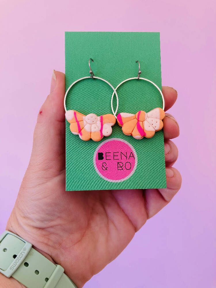 Hook flower / circle embellishment earrings