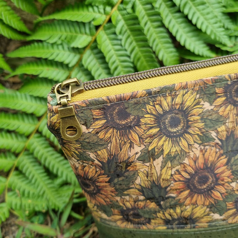 Cork Toiletry Bag Floral with Zip Tabs