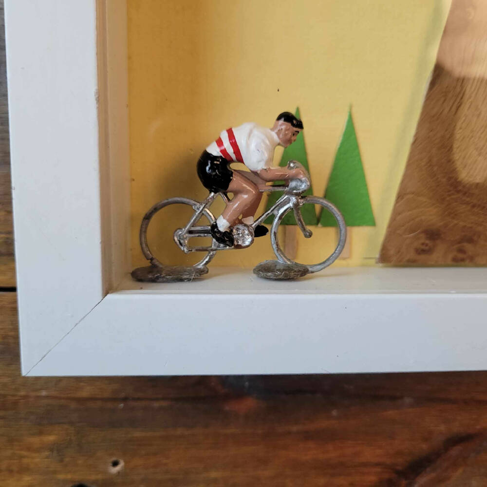 Vintage cyclist racer puncheur 3d wood veneer mountains art work