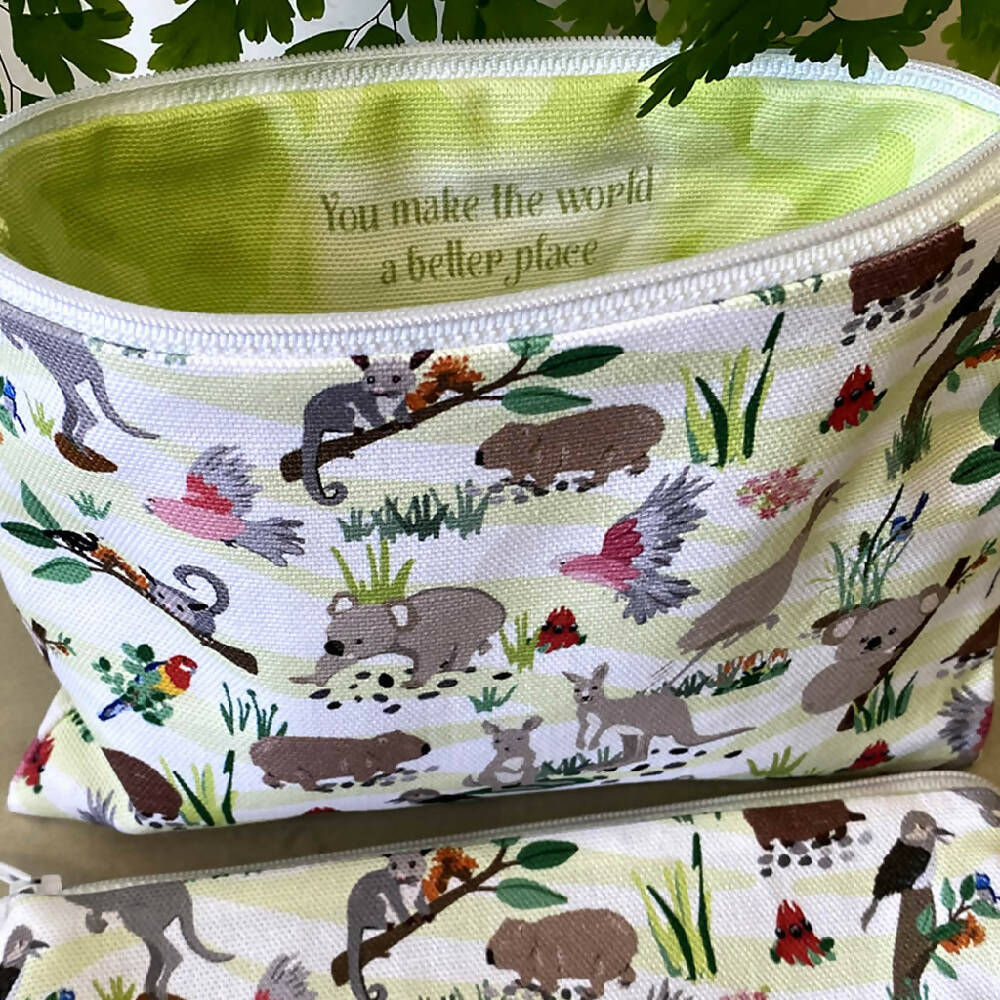 zp-013-Australian-Animals-in-Wildlife-Park-Zipper-Pouch-A2