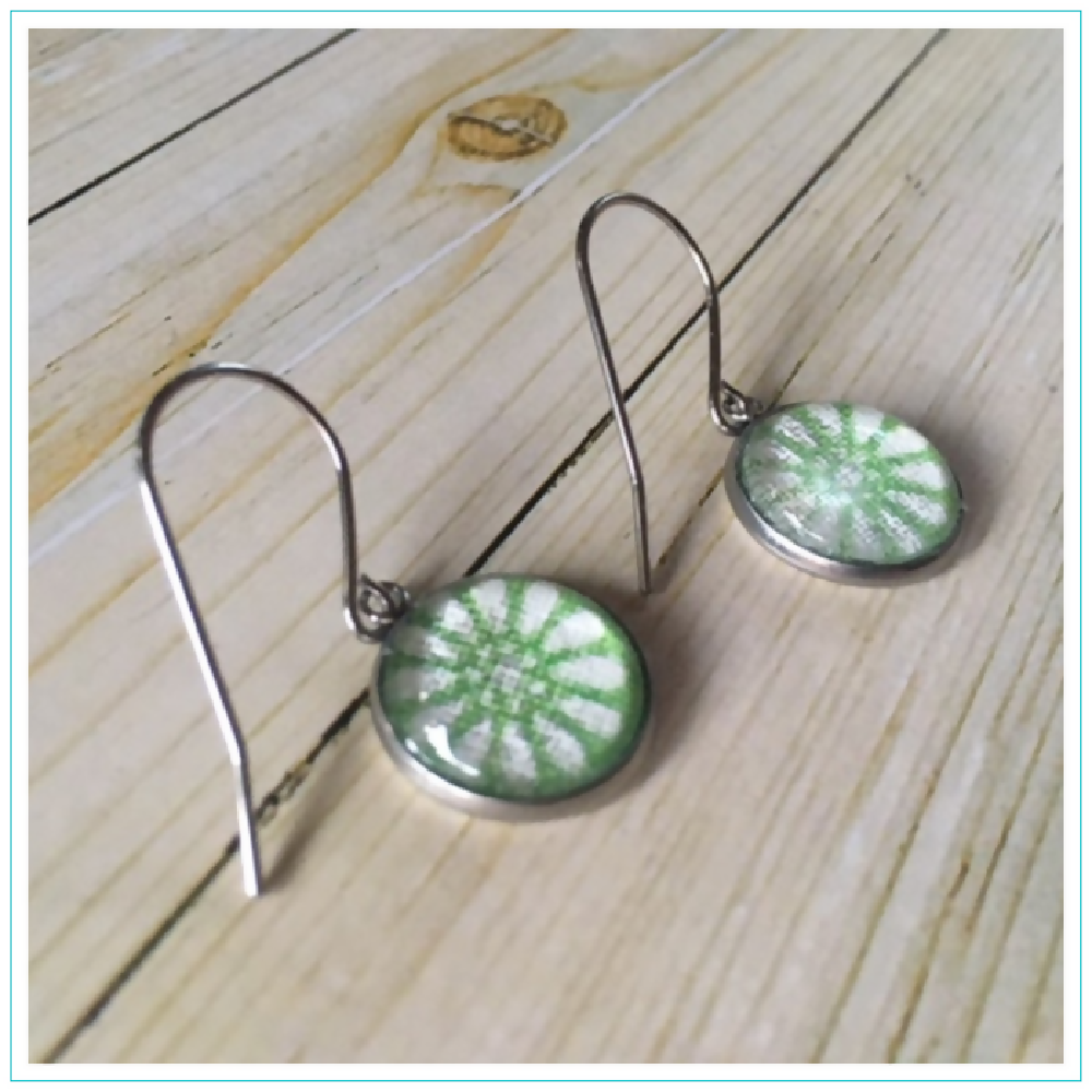White Flower Green Stainless Steel Glass Cabochon Earrings