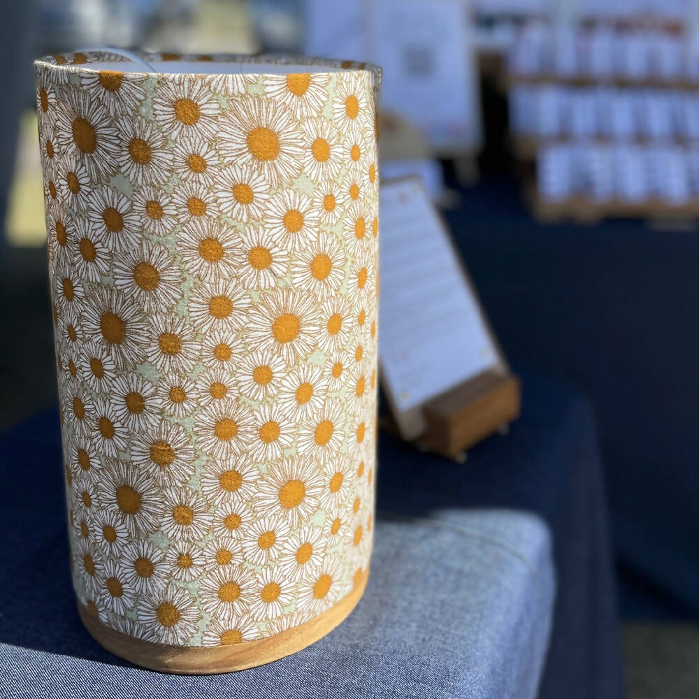 Australian_Handmade_Table_Lamp_Daisies_2