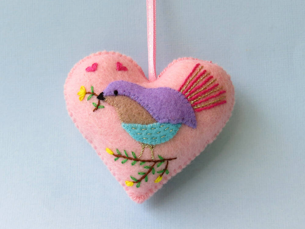 Heart_Lovebird-4