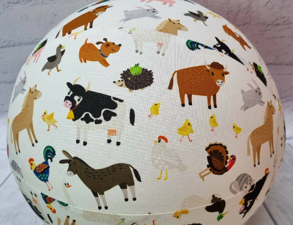 Balloon Ball: Farmyard fun: solid print style