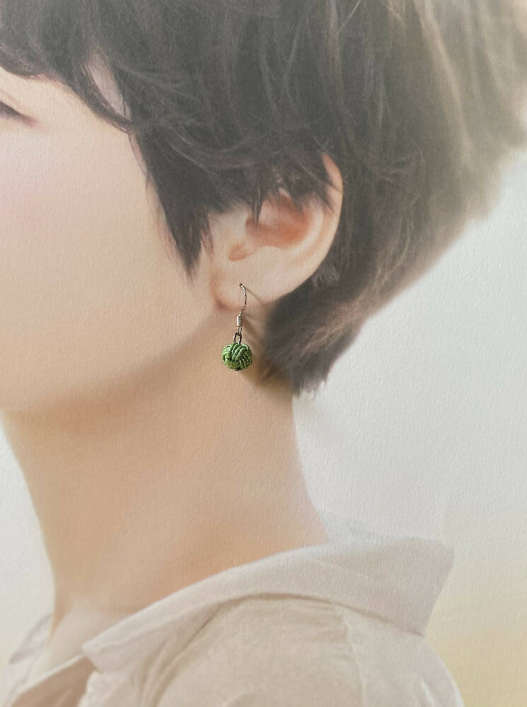 Mizuhiki round earrings