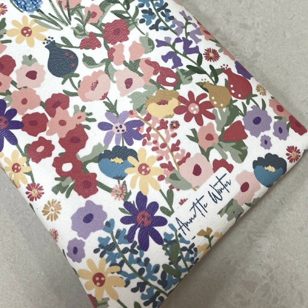 Soft-glasses-case-faux-leather-cottage-flowers-E