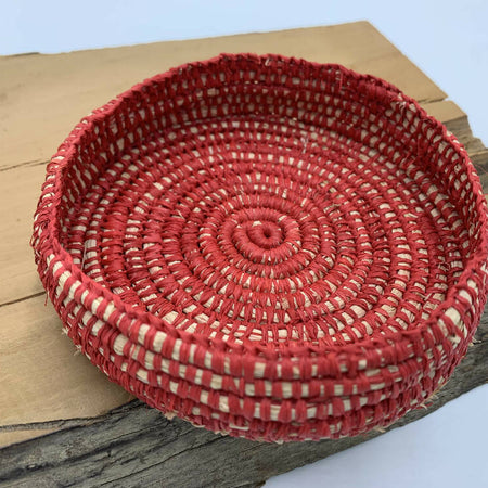 Raffia basket in red and natural colours