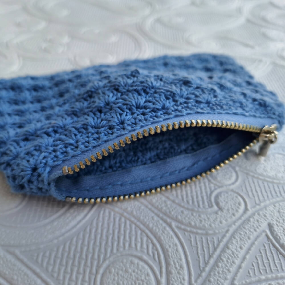 Vintage style small crochet purse - sky blue