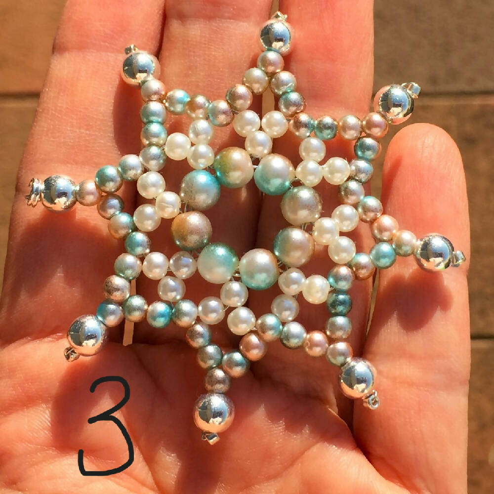 Naryanabeads beaded snowflake option3 made of gradient brown/blue beads, beige faux pearls and silver metallic beads