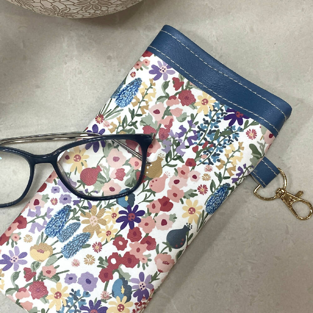 Soft-glasses-case-faux-leather-cottage-flowers-A