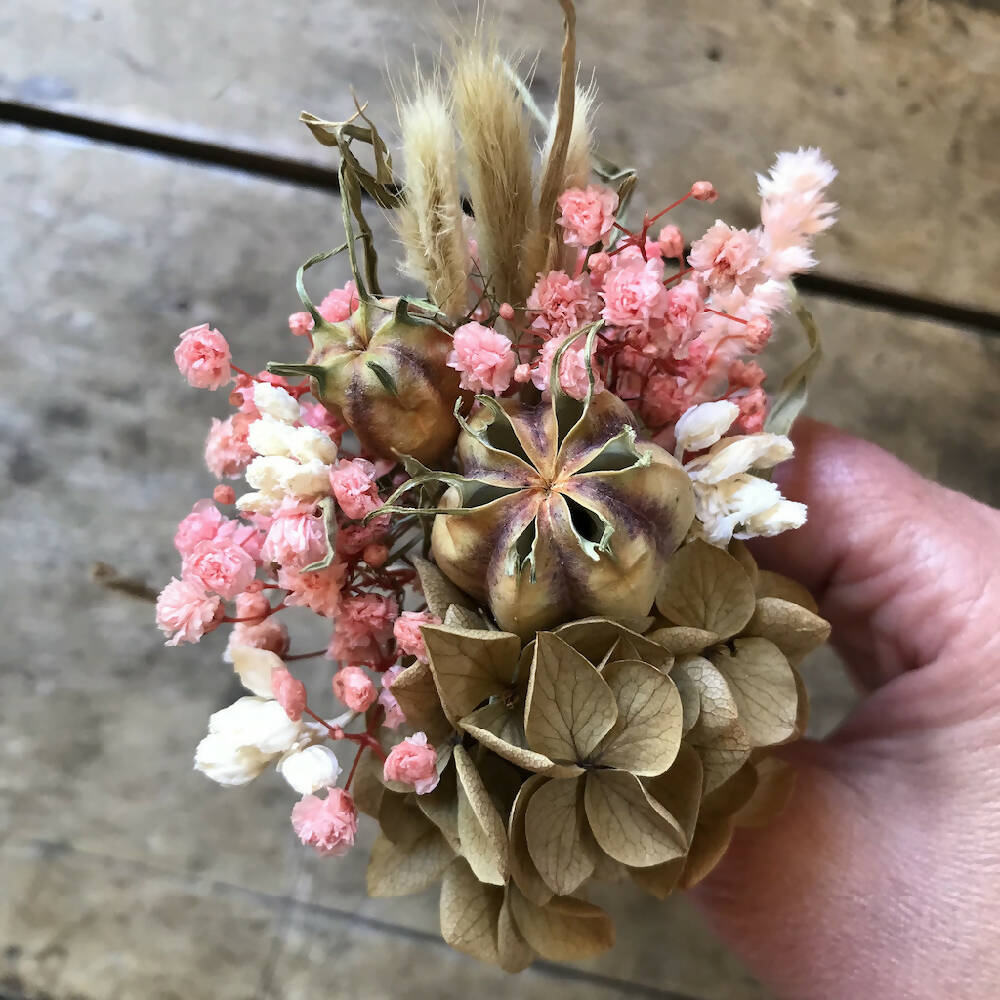 Natural and pink mini posy 16.5cm