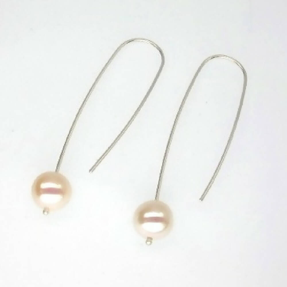 White fresh water pearls and sterling silver earring 2