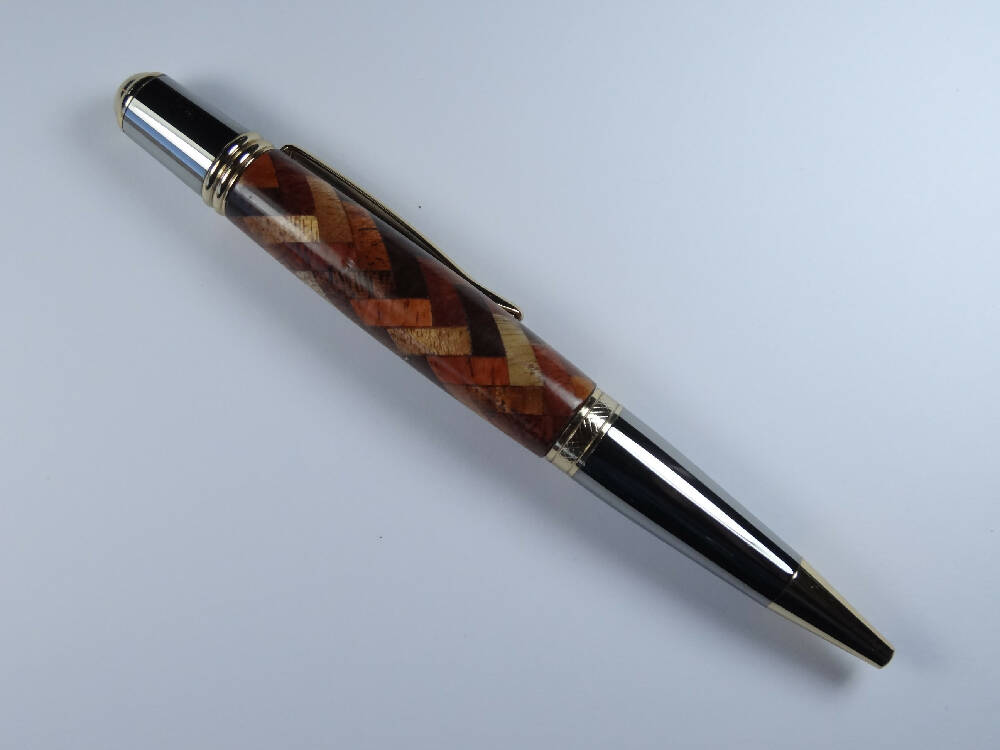 Serria 360 degree Herringbone Segmented wood Pen