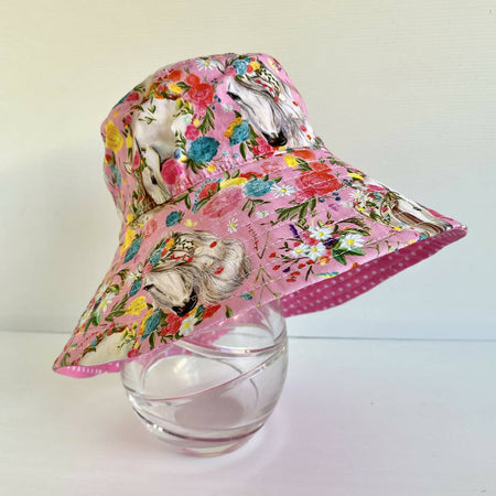 Summer hat in beautiful horse fabric