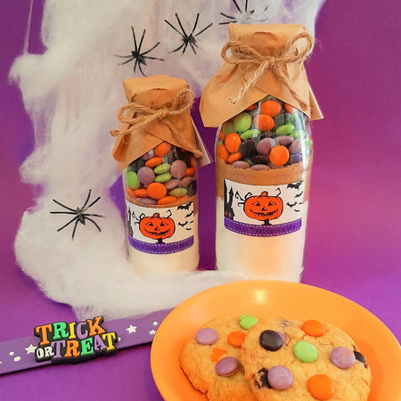 HALLOWEEN Trick or Treat Cookie Mix in a Bottle Gift. Makes some spooky cookies!