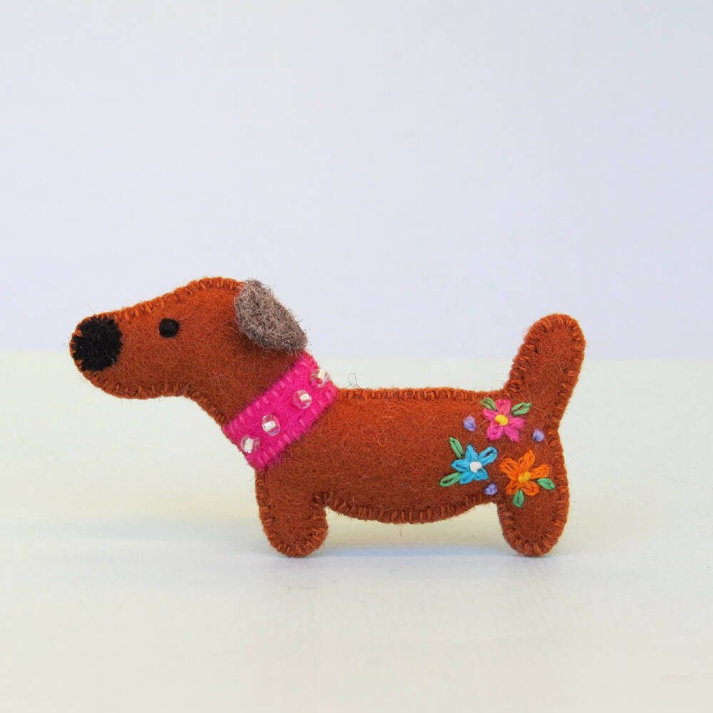 Dachshund Brooch - Wool Felt - Embroidered Dog