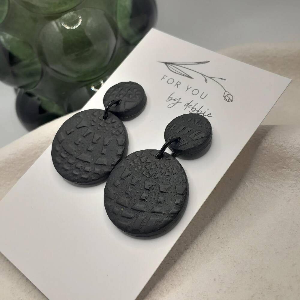 lace imprint black polymer clay earring - circle - hypoallergenic stud