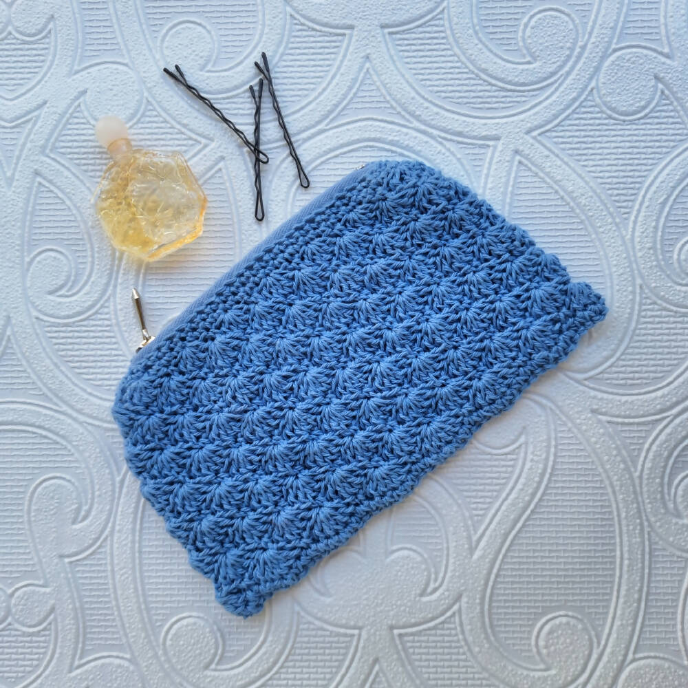 Vintage style small crochet purse - sky blue