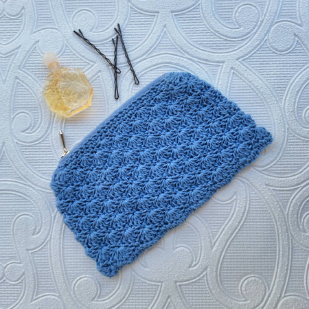 Vintage style small crochet purse - sky blue
