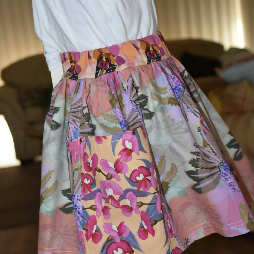 Skirt size 2/3, side pockets, 3 styles available, 100% pre-washed cotton, exclusive print designs