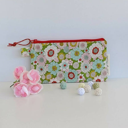 Small zippered bag/pouch.