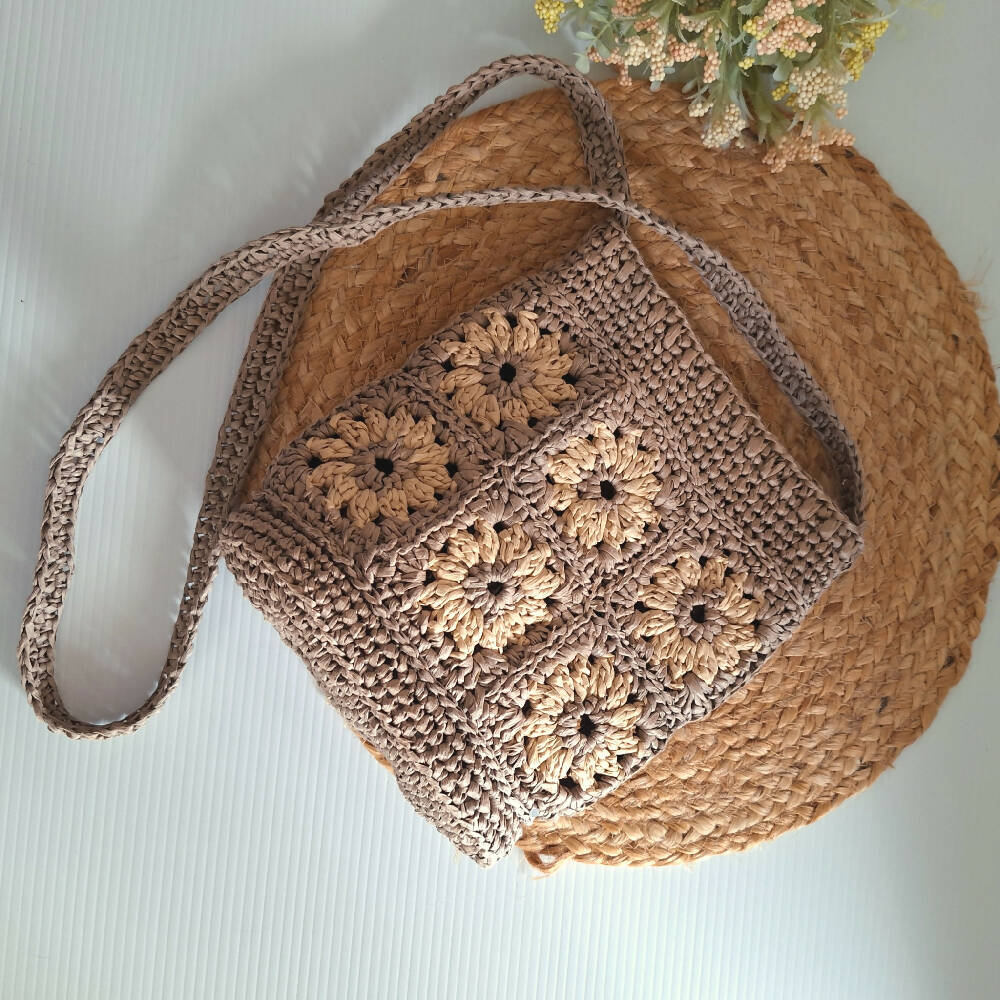 Boho Chic Raffia Crossbody Granny Square Bag - Latte and Cream