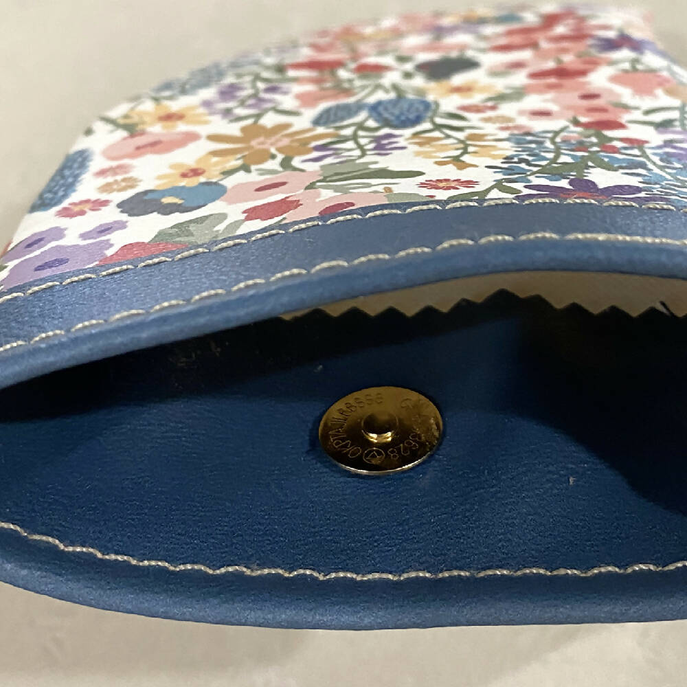 Soft-glasses-case-faux-leather-cottage-flowers-C