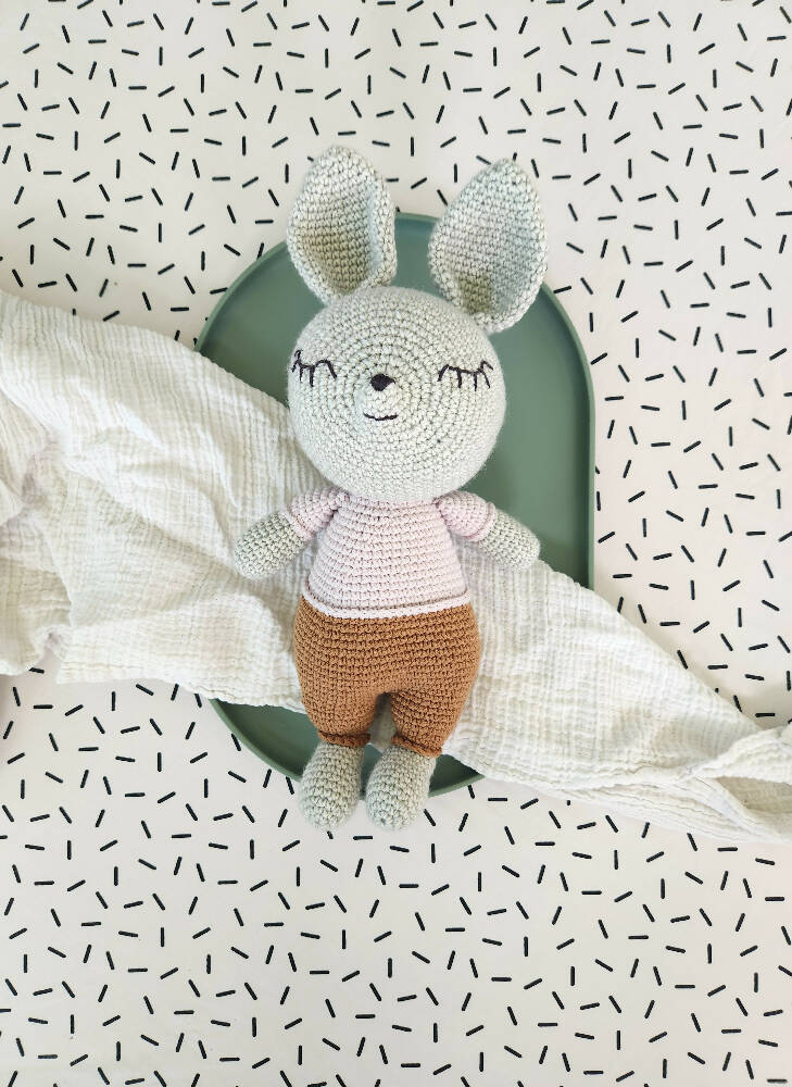 Rabbit toy - crochet