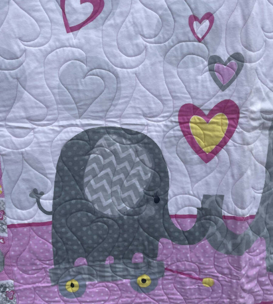 Elephant Kissing baby quilt