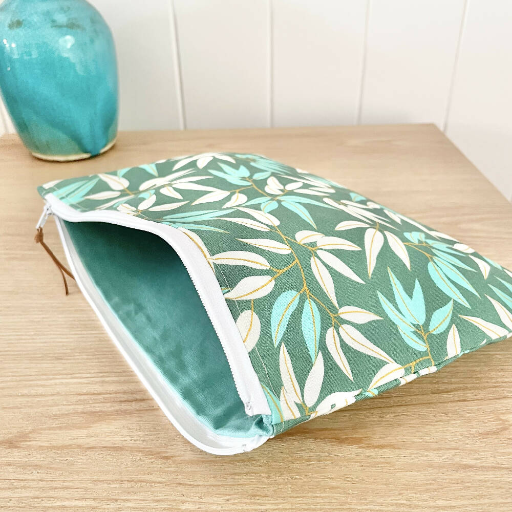Large Zipper Pouch-Gum Leaves Green