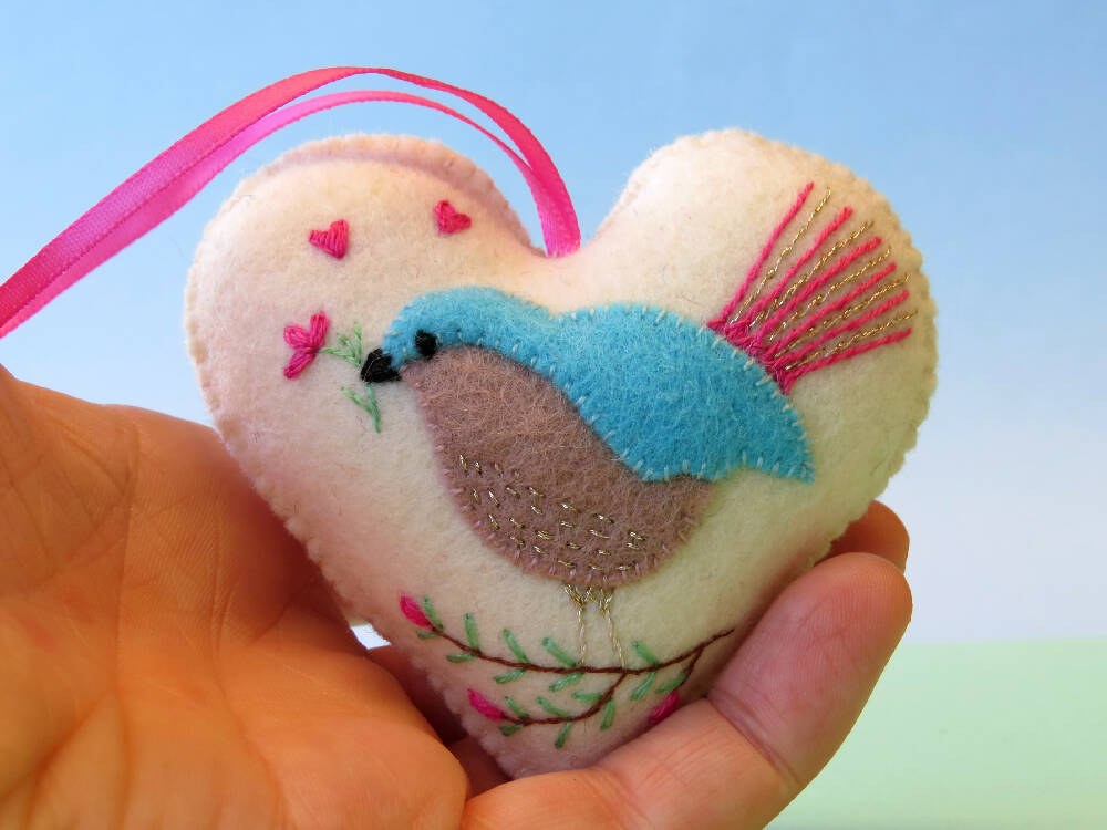 Heart_Lovebird-5