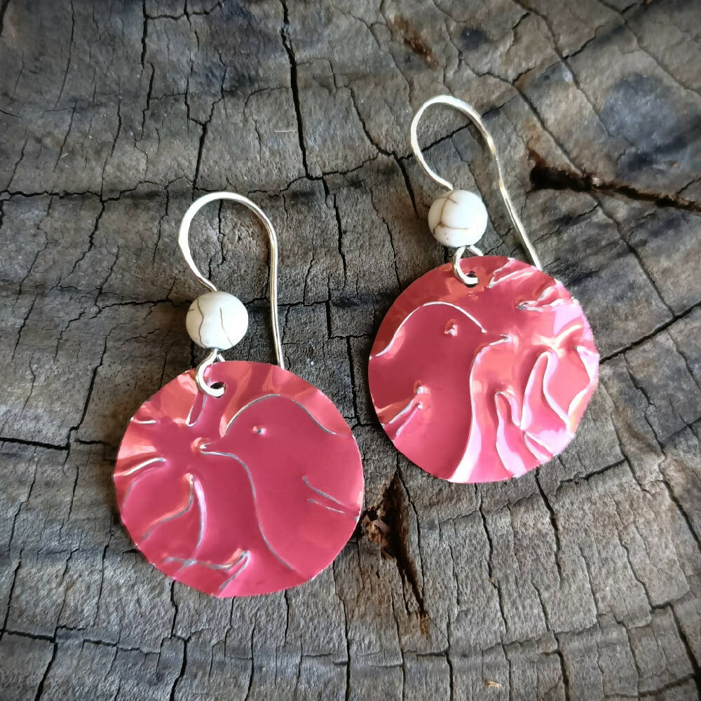 pink little birdy earrings white bead -