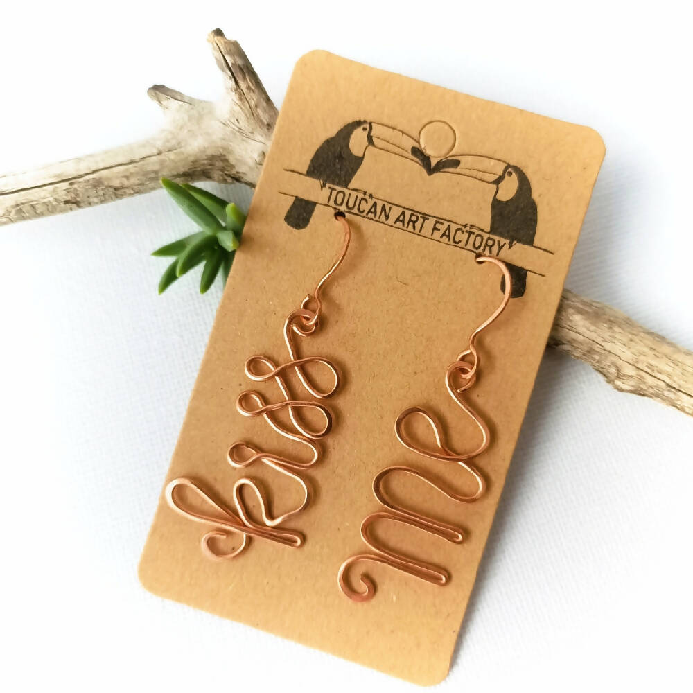 earrings-kiss-me-dangle-asymmetric