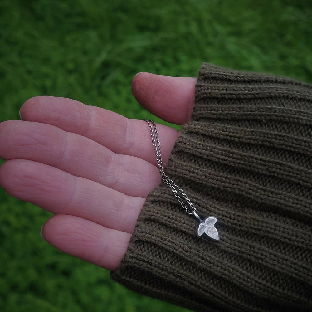 Ivy Leaf Pendant MI 2