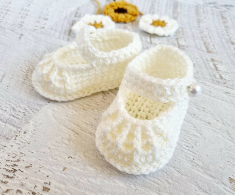 Baby Booties Cream / Off White Newborn Mary Jane Crochet Knit Shoes