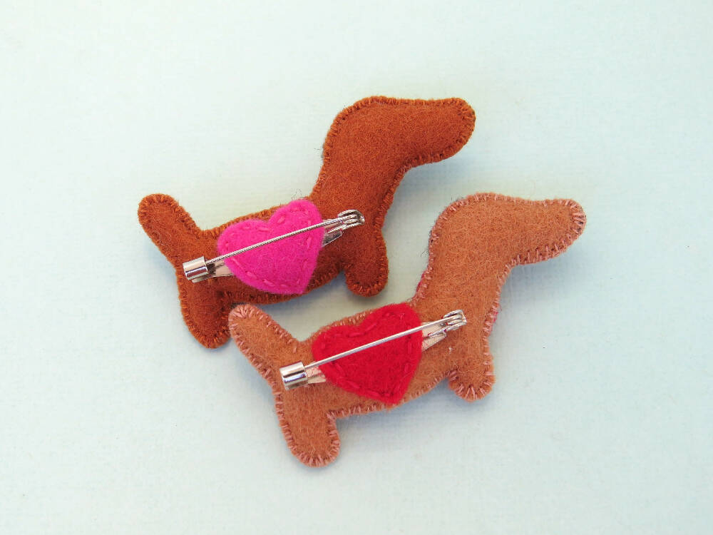Dachshund Brooch - Wool Felt - Embroidered Dog