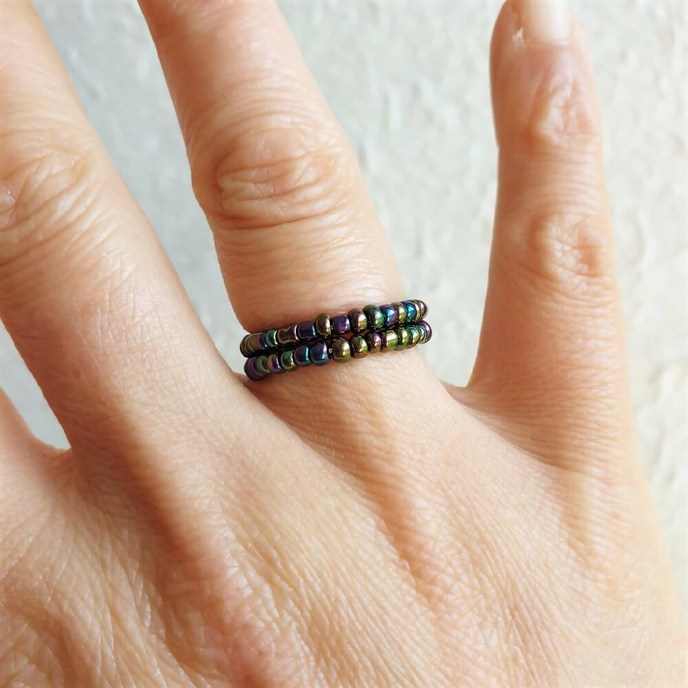 Simple small seed bead 2 line memory wire ring
