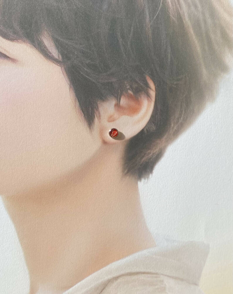 Resin stud earrings (small)
