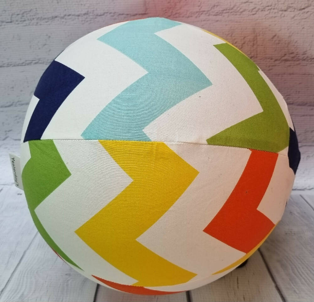 Balloon Ball: Large Chevron Bold print: solid print