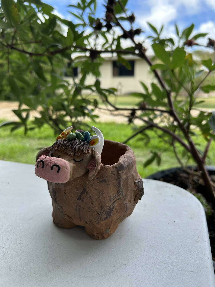 Brown Cow Planter With Flower Crown 3
